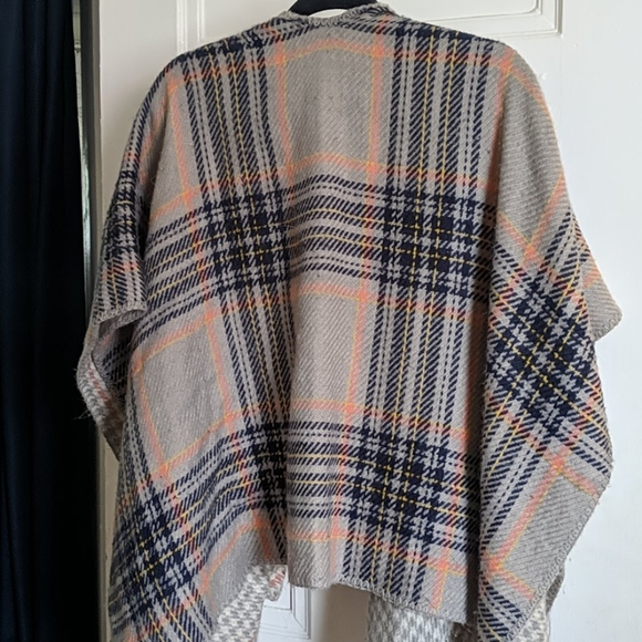 Modcloth comfy open front poncho sweater - Picture 4 of 4